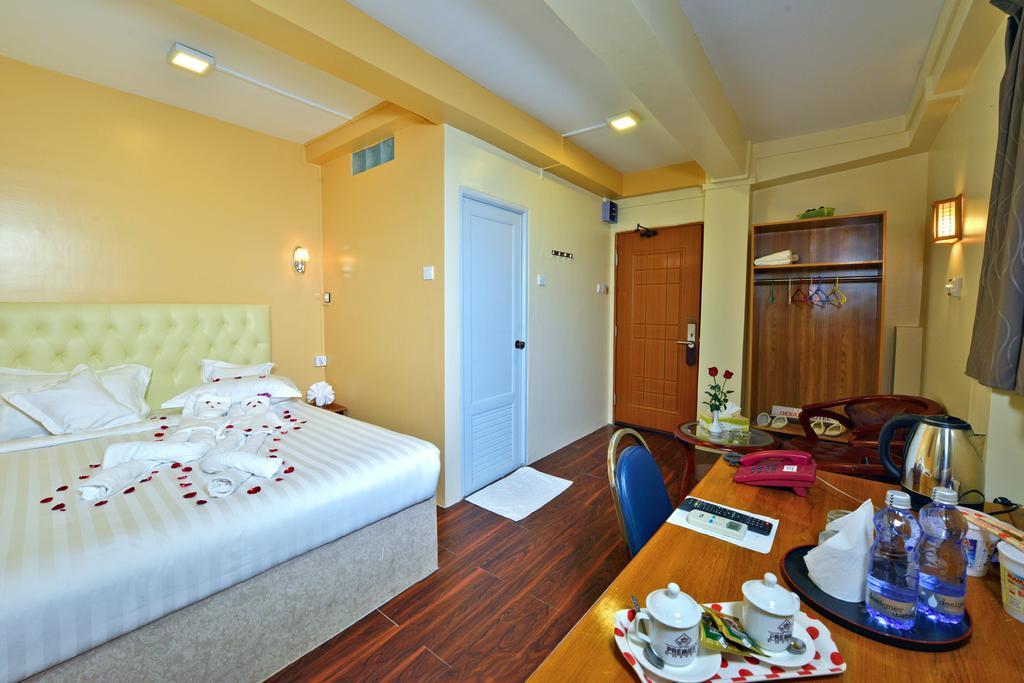 Okkala Hotel Yangon Eksteriør bilde