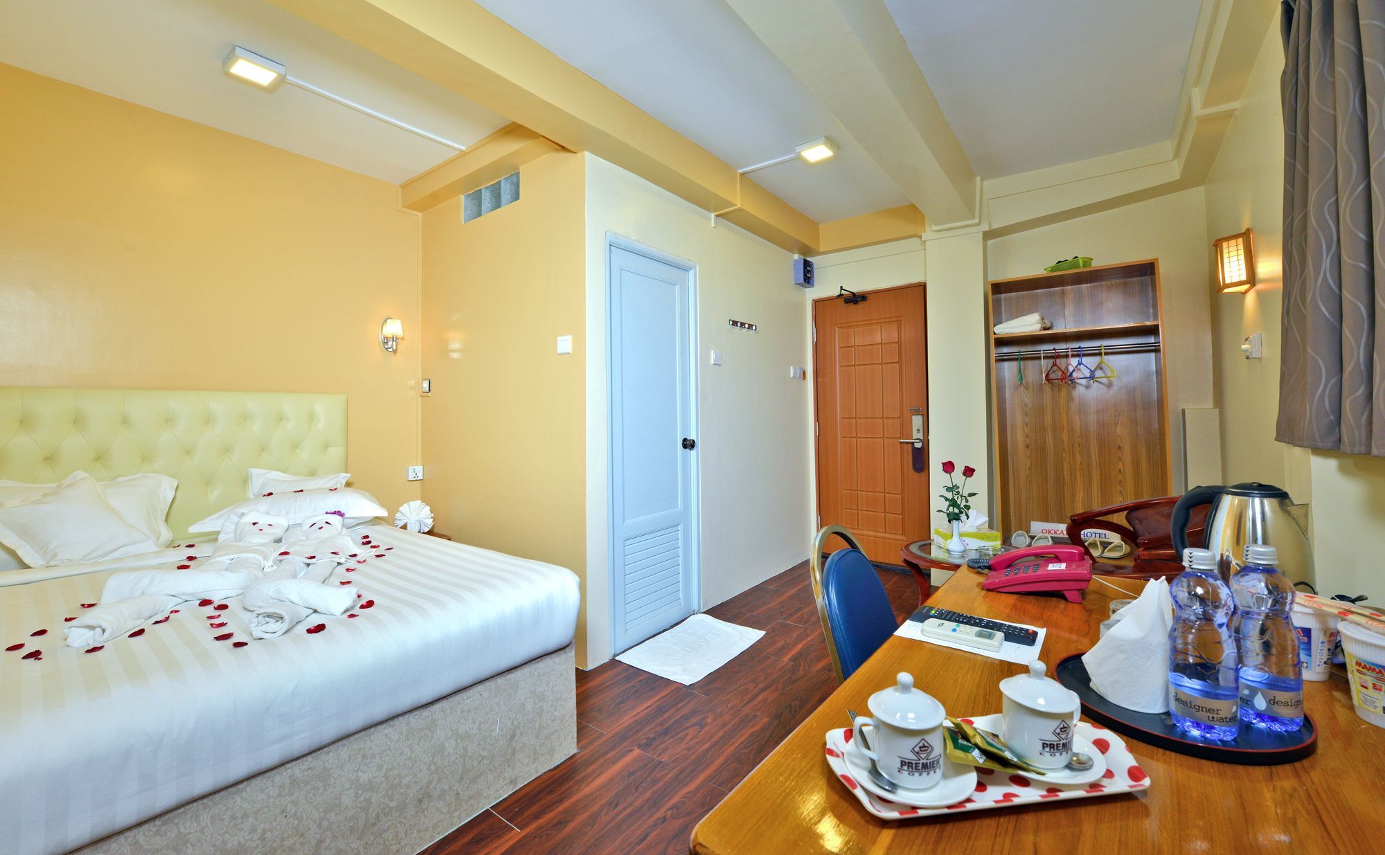 Okkala Hotel Yangon Eksteriør bilde