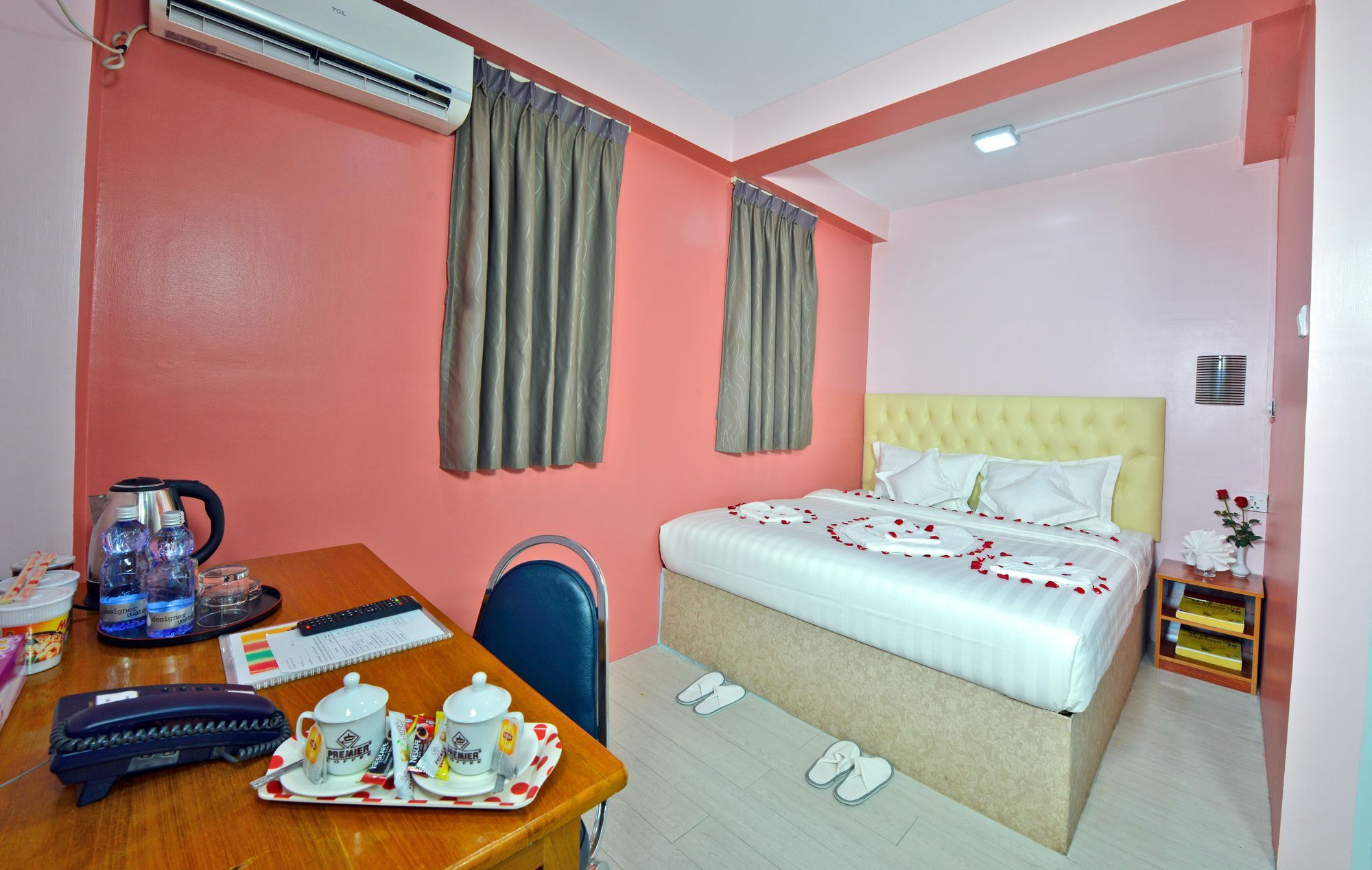 Okkala Hotel Yangon Eksteriør bilde